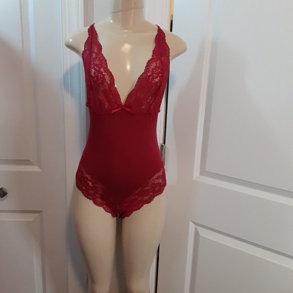 Avidlove Other - Avidlove Women's Red Lace V Neck Snap Crotch Lingerie